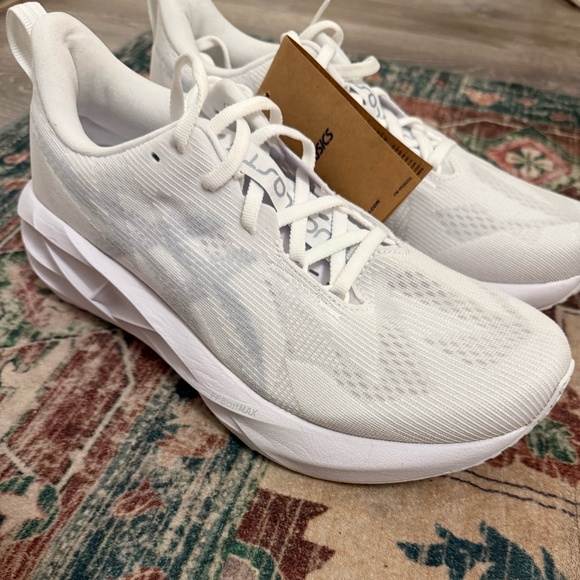 ASICS NOVABLAST 5 - Picture 2 of 4